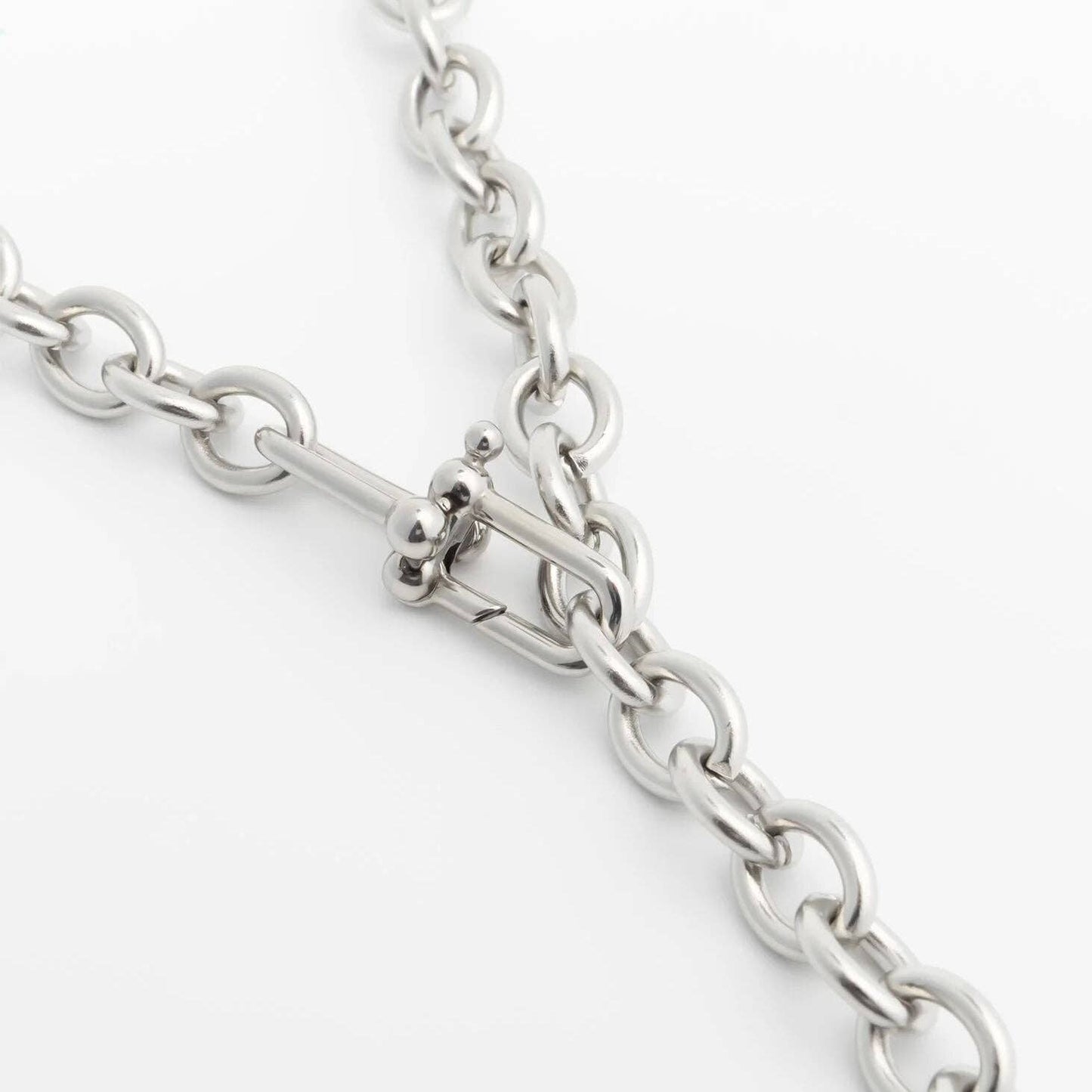Gold Stainless Steel Y Necklace with Horse shoe Carabiner: Gold