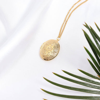 18K Gold PVD Stainless Steel Textured Oval Locket Pendant: Gold