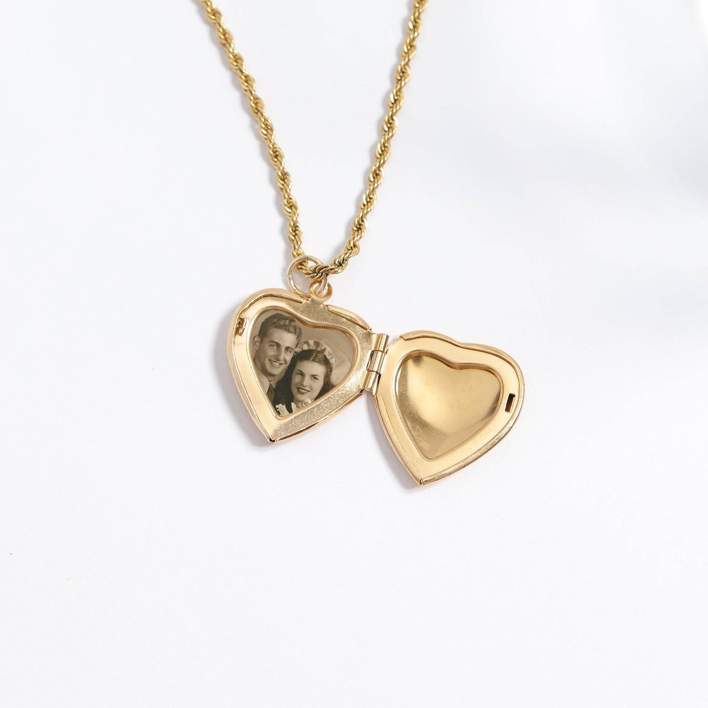 18K Gold PVD Stainless Steel Heart Locket / PDL0239: Gold
