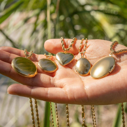 Large - 18K Gold PVD Stainless Steel Round Locket: Stainless