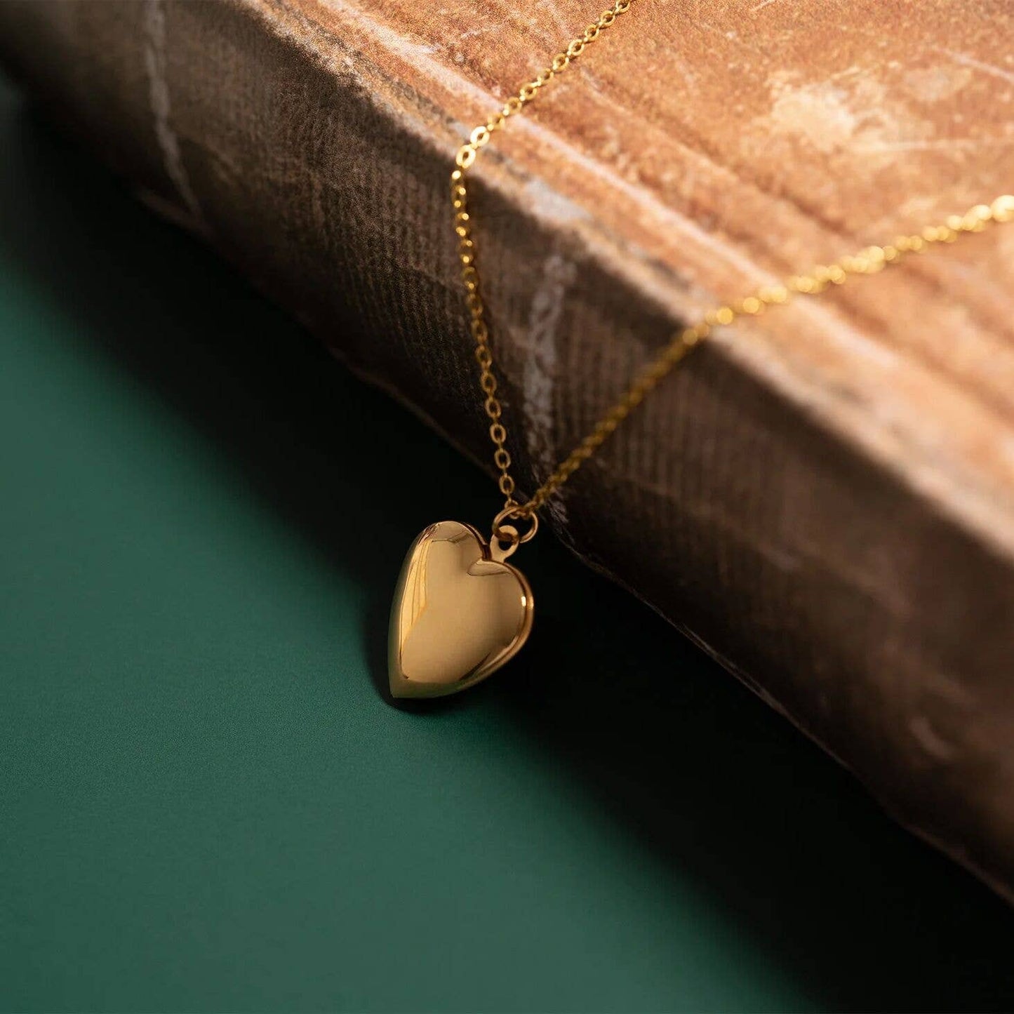 18K Gold PVD Stainless Steel Heart Locket / PDL0239: Stainless