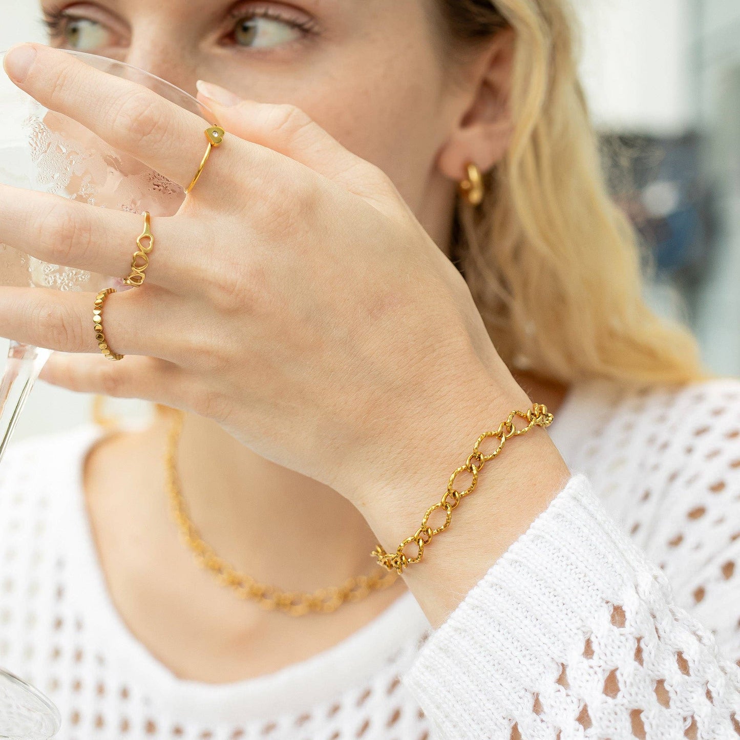 18K Gold PVD Stainless Steel Hammered Oval Chain Bracelet: Stainless