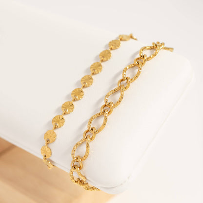 18K Gold PVD Stainless Steel Hammered Oval Chain Bracelet: Stainless