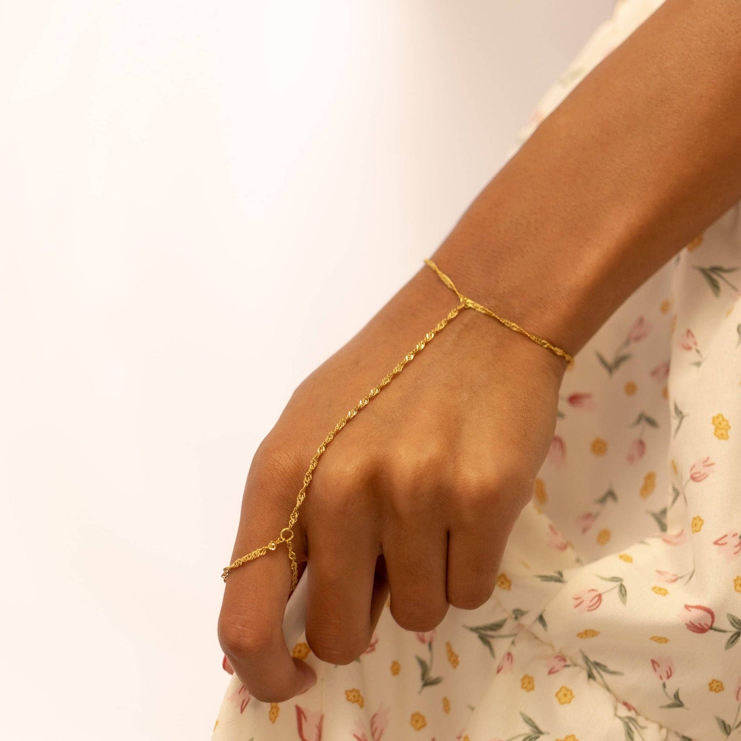 18K Gold PVD Stainless Steel Singapore Hand Chain: Stainless