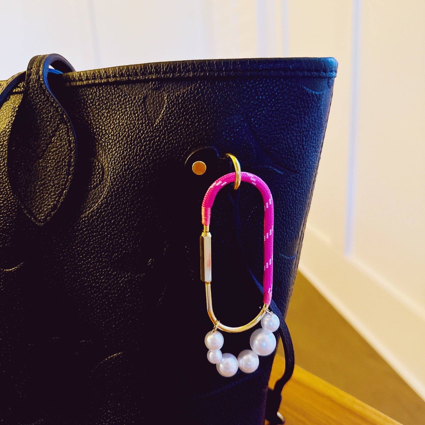 Roped And Pearled Shackle Bag Charm: Green