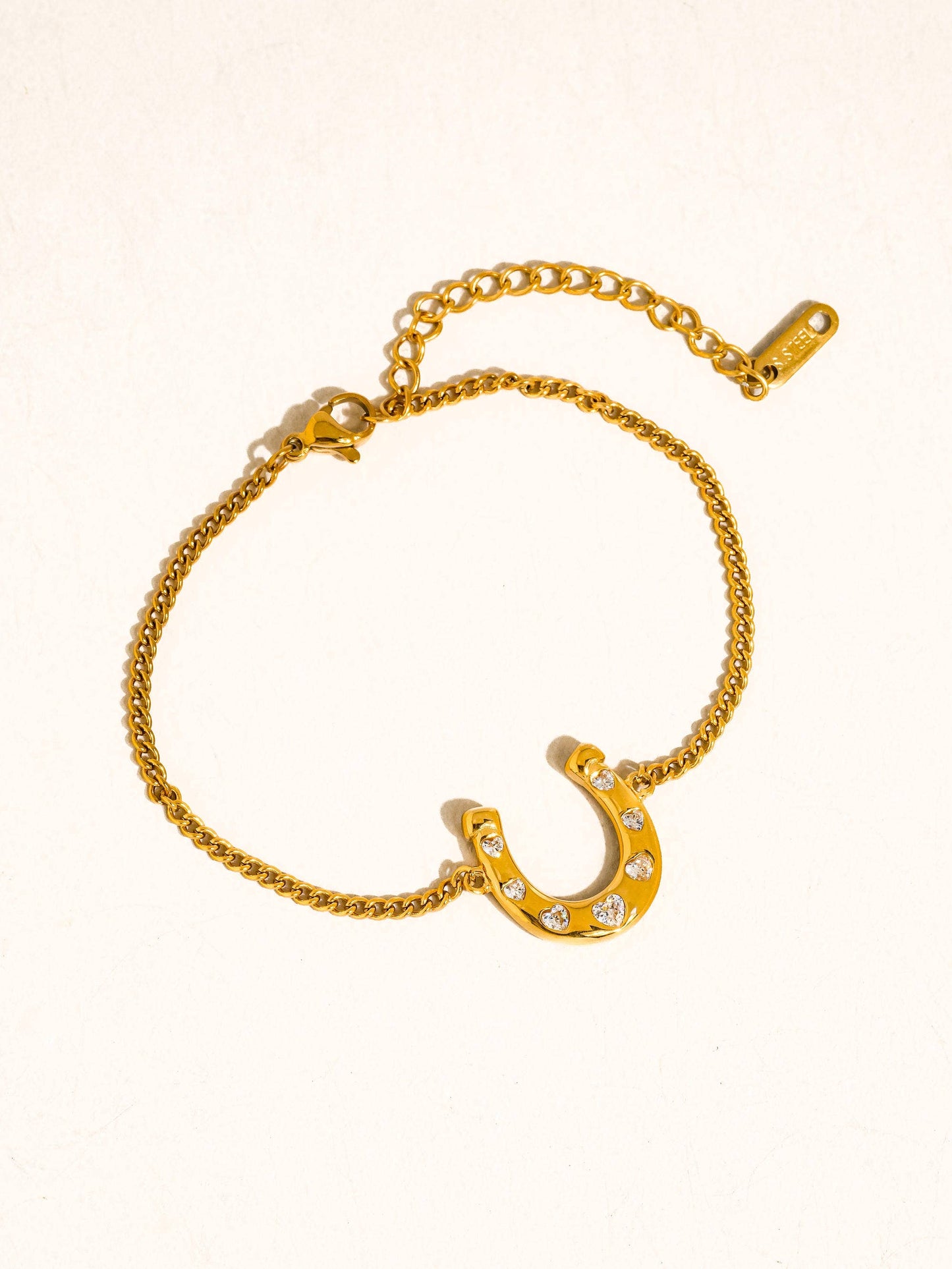 Tundra 18K Gold Non-Tarnish CZ Horseshoe Chain Bracelet: Yellow Gold