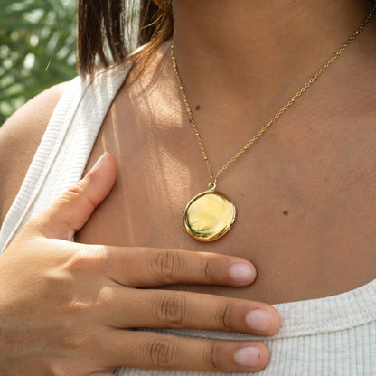 Large - 18K Gold PVD Stainless Steel Round Locket: Stainless